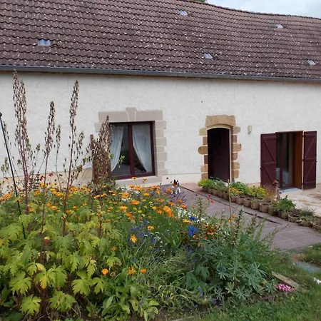 Cosy A Neuvy Avec Jardin Et Animaux Acceptes - Fr-1-489-213