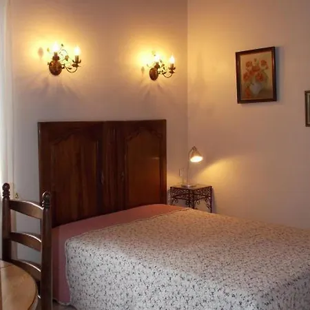 Cosy A Neuvy Avec Jardin Et Animaux Acceptes - Fr-1-489-213 Apartment *