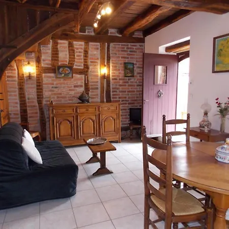 Cosy A Neuvy Avec Jardin Et Animaux Acceptes - Fr-1-489-213 * Neuvy (Allier)