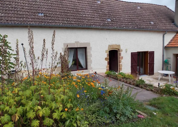 Cosy A Neuvy Avec Jardin Et Animaux Acceptes - Fr-1-489-213