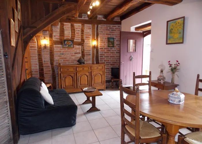 Cosy A Neuvy Avec Jardin Et Animaux Acceptes - Fr-1-489-213 * Neuvy (Allier)