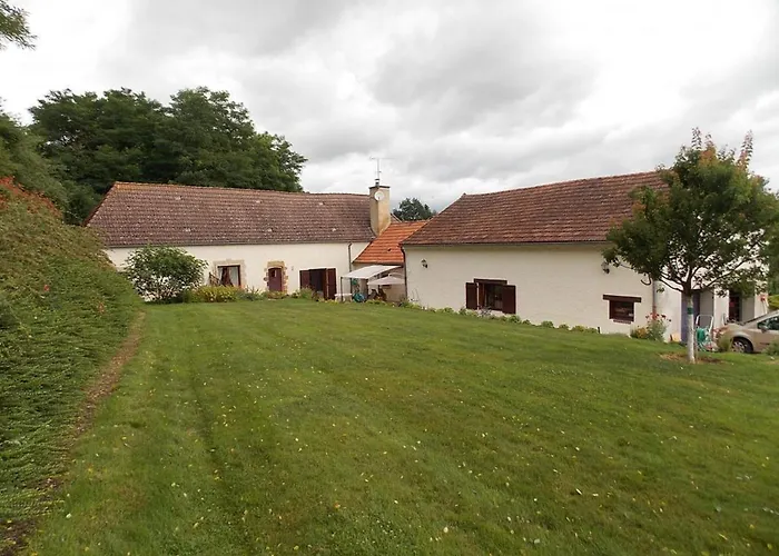 Cosy A Neuvy Avec Jardin Et Animaux Acceptes - Fr-1-489-213 Apartment Neuvy (Allier)